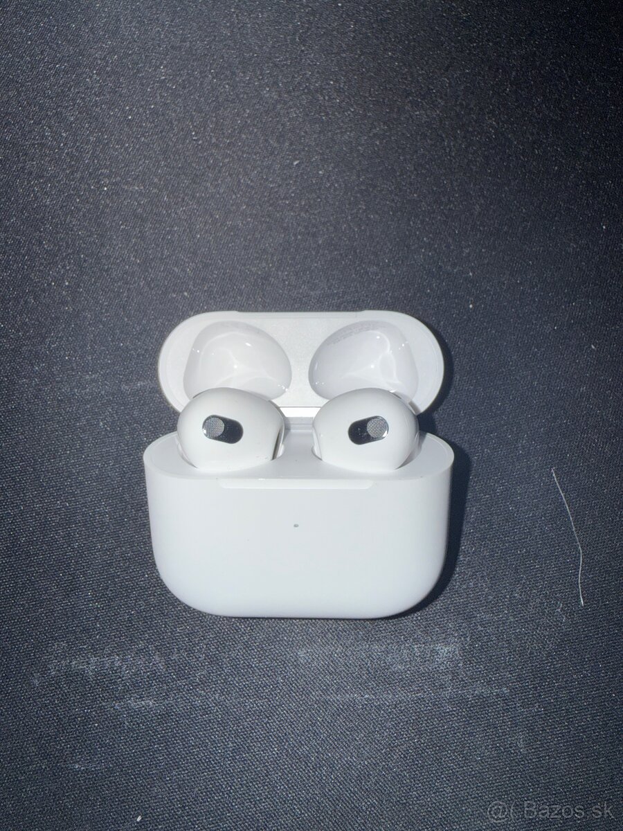🎧 Apple AirPods 3. generácie - 2