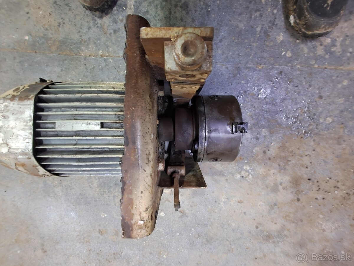 Predám motor z univerzalou. - 2