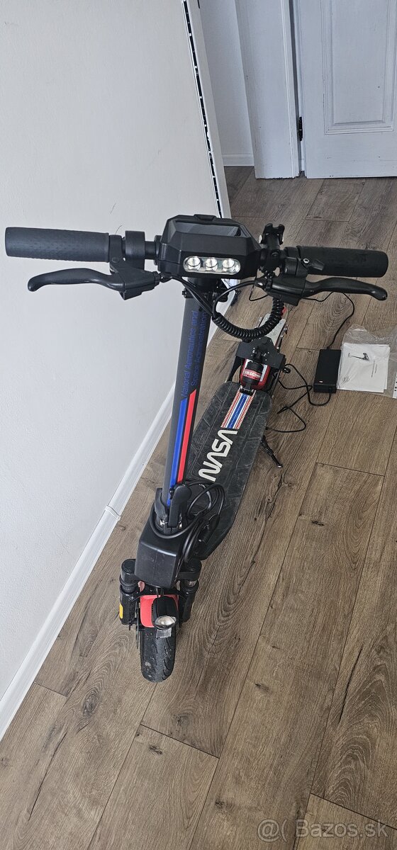 Elektrokolobežka Nasa earth 1015 - 2