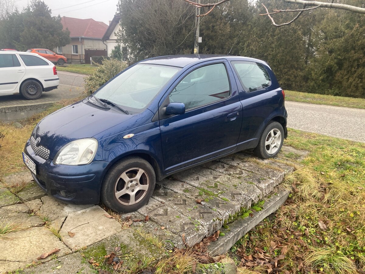 Toyota Yaris 1,0 VVT Terra 3D - 2