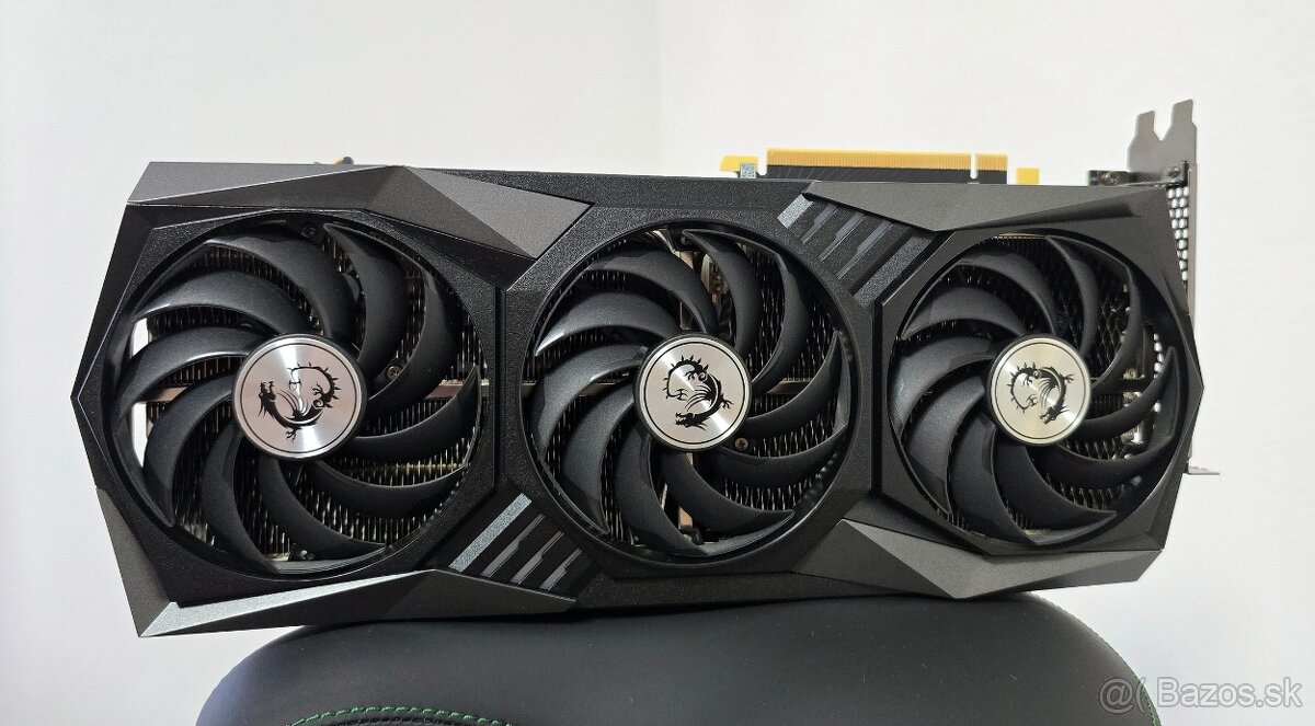 MSI GeForce RTX 3080 Gaming Z Trio 10G LHR - 2