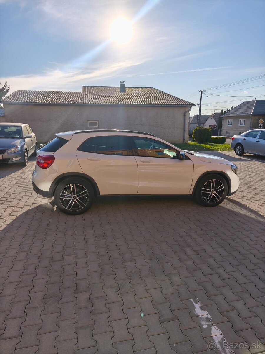 Mercedes-Benz GLA 200d AMG, r. 2016 – štýlové SUV - 2