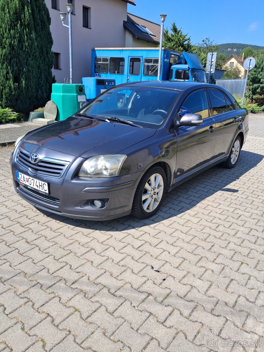 Toyota Avensis - 2