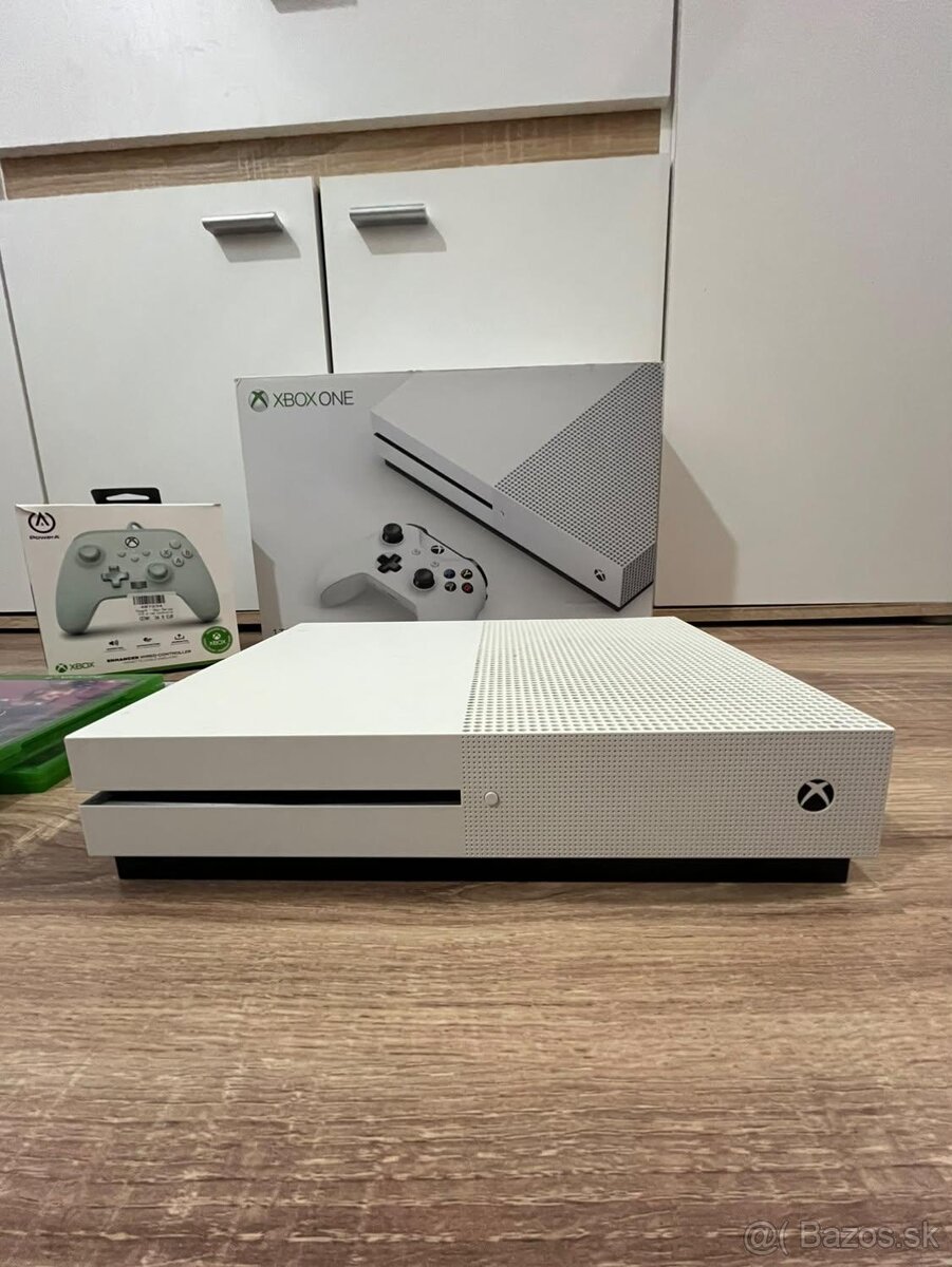 Xbox One S - 2