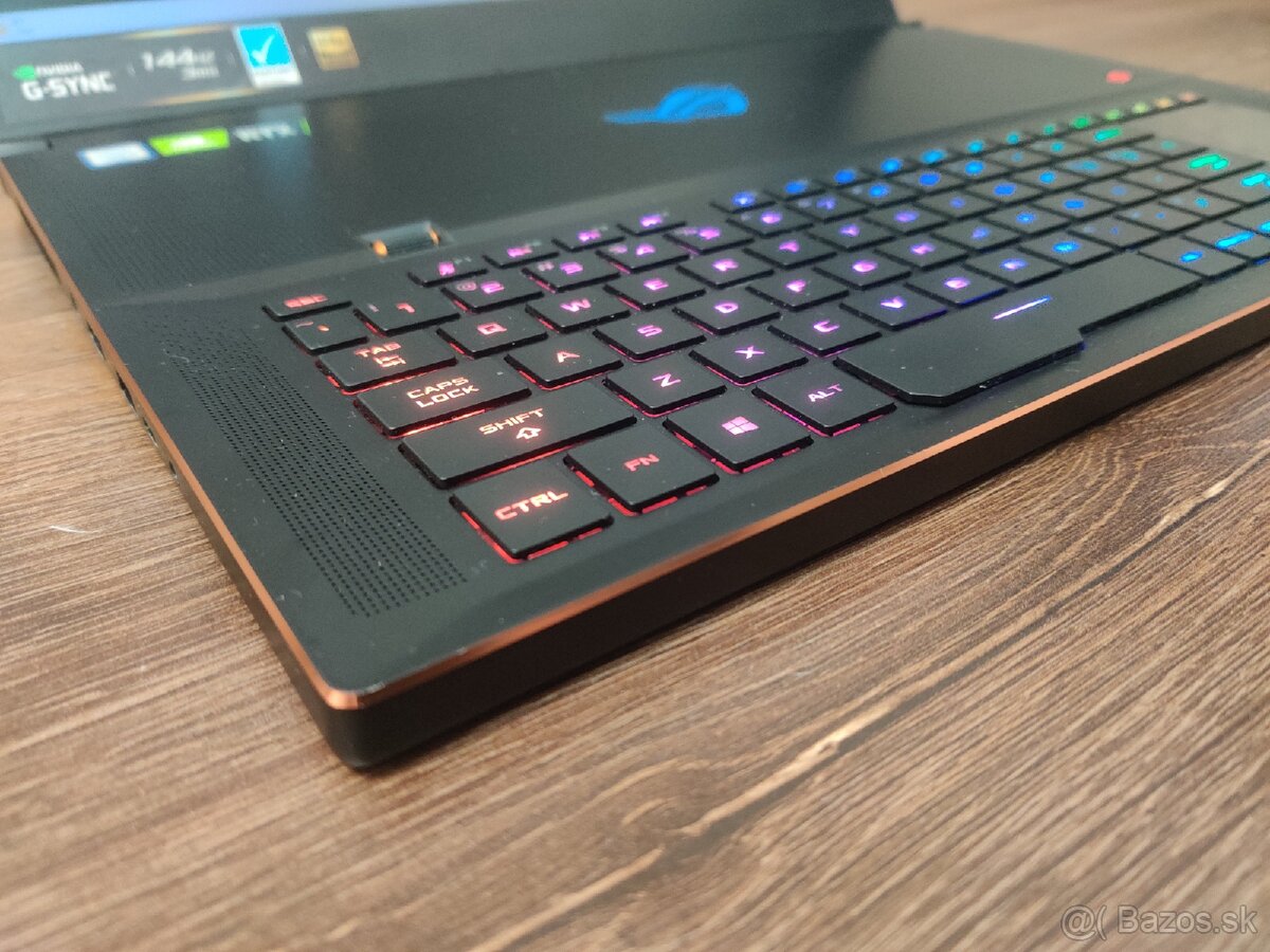ASUS ROG Zephyrus S 17" - Core i7, RTX 2080, 1Tb SSD - 2
