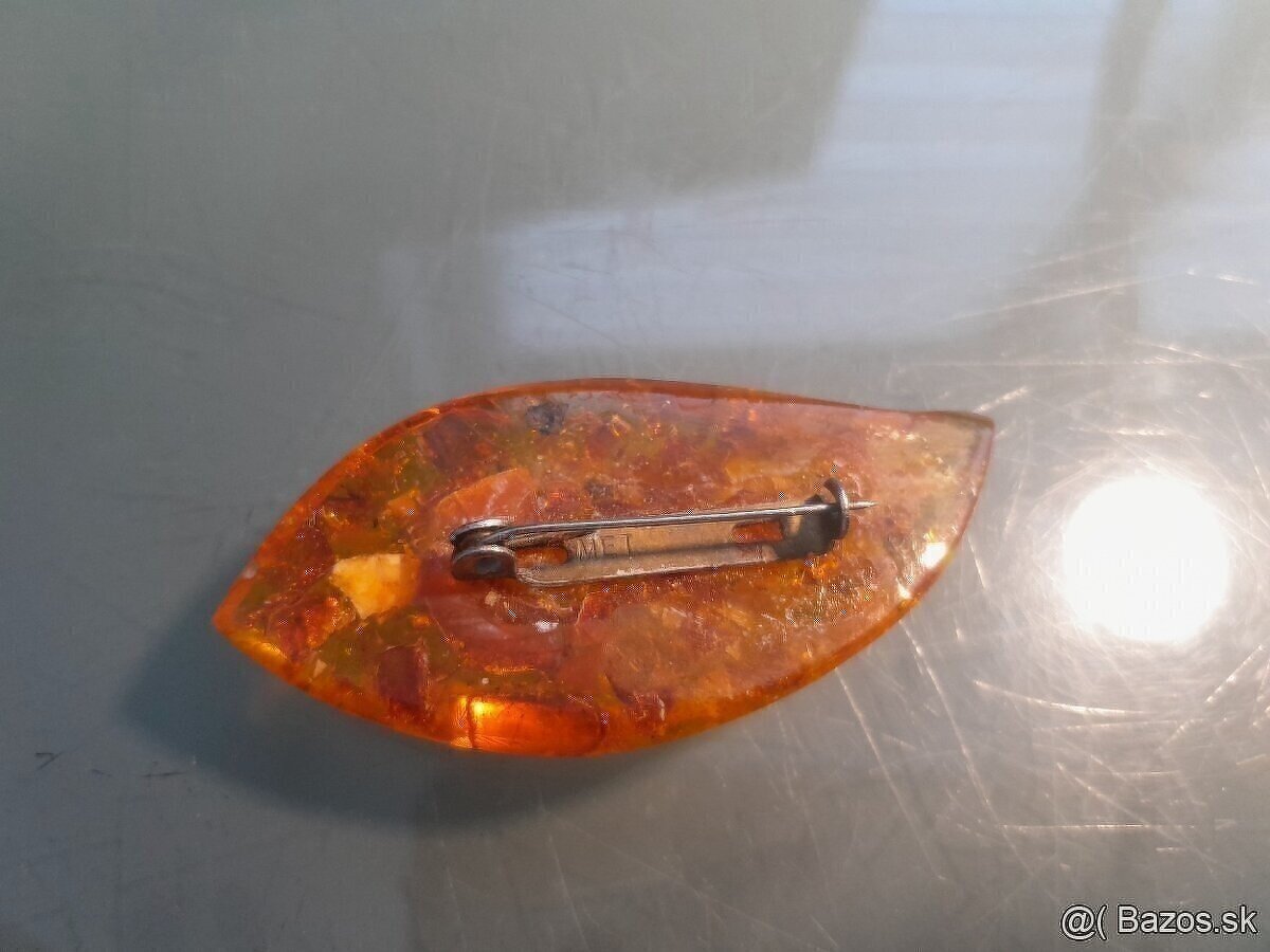 Jantárová brošňa - 2