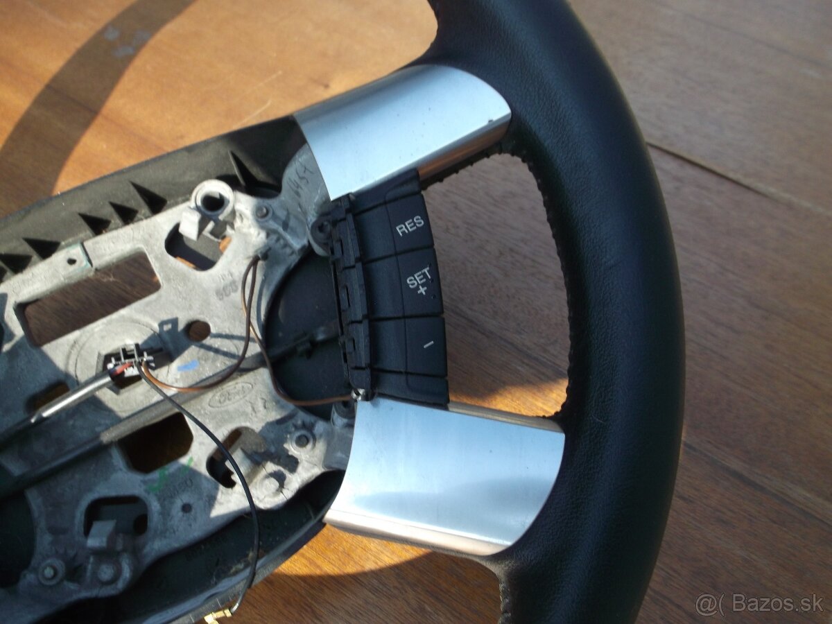 KOŽENÝ VOLANT FORD FOCUS - 2