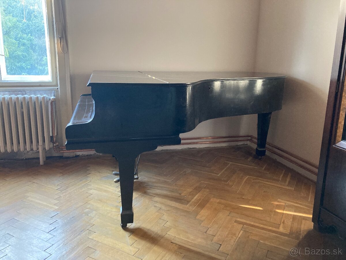 zreštaurovaný klavír - krídlo Förster - 2