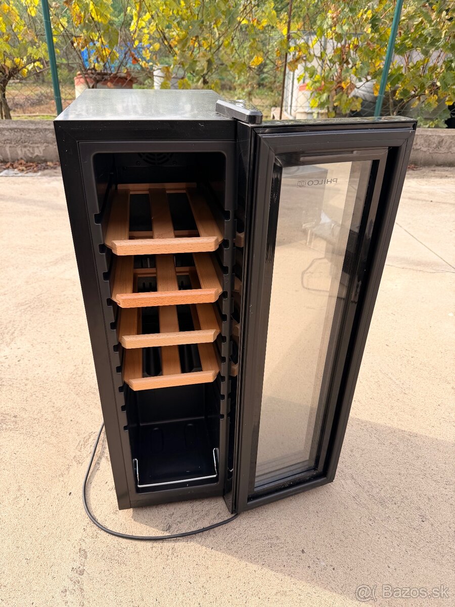 JEDNOZÓNOVÁ VÍNOTÉKA - 2