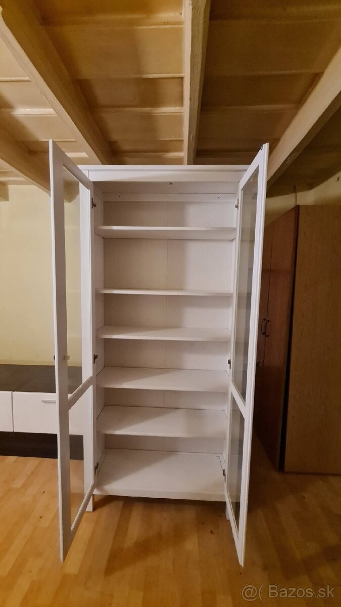 Predám Hemnes Vitrinu - 2