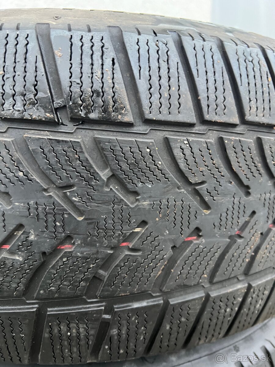 2x Zimne pneu 235/55 R19 - 2