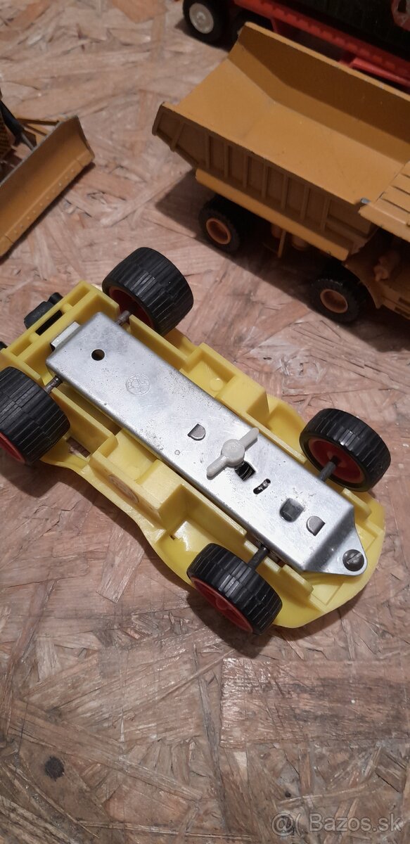 Retro hracky auticka - 2