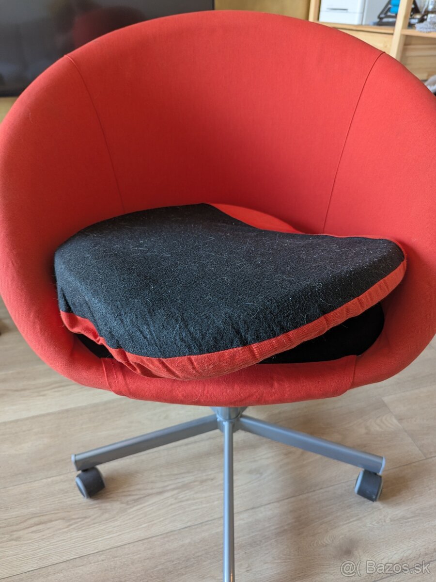 Predám ikea otočné kreslo - 2