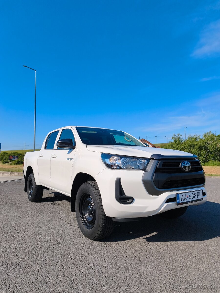 Toyota Hilux 2.4 L D-4D AT - 2