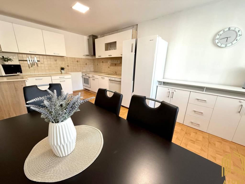 5 - IZB. ROD. DOM s GARÁŽOU,POZEMOK 771m2, BOR. MIKULÁŠ - 2