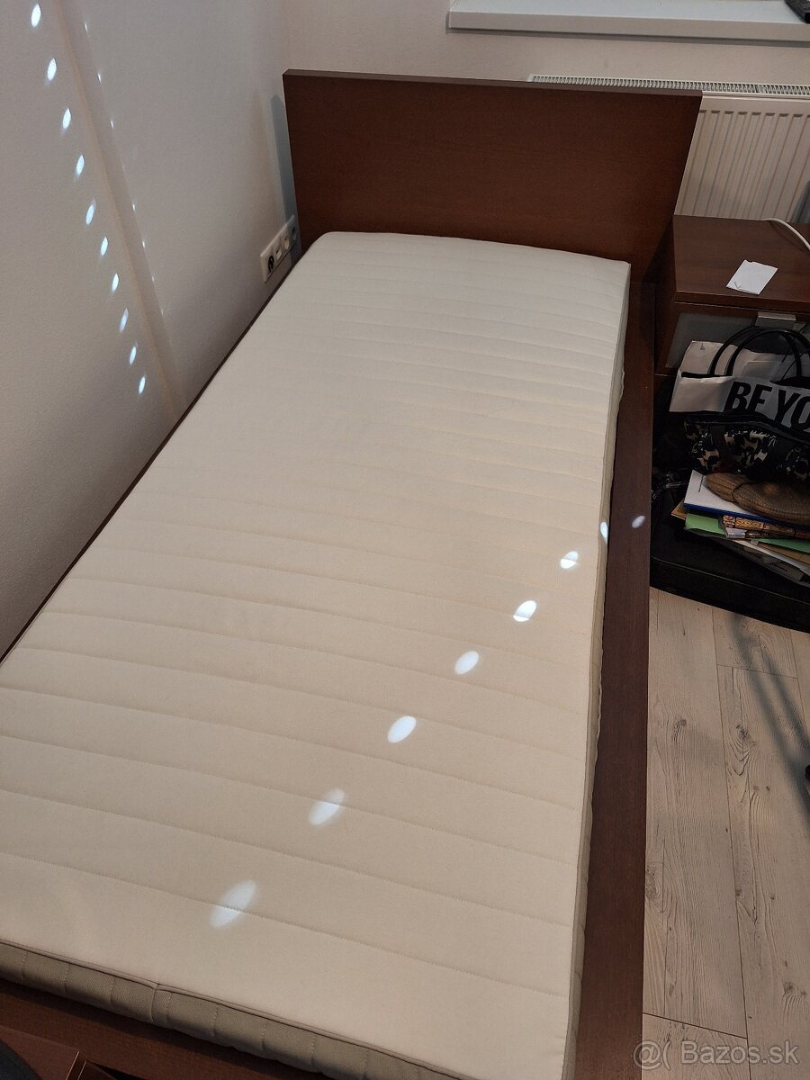 Posteľ 200 x 90cm - 2