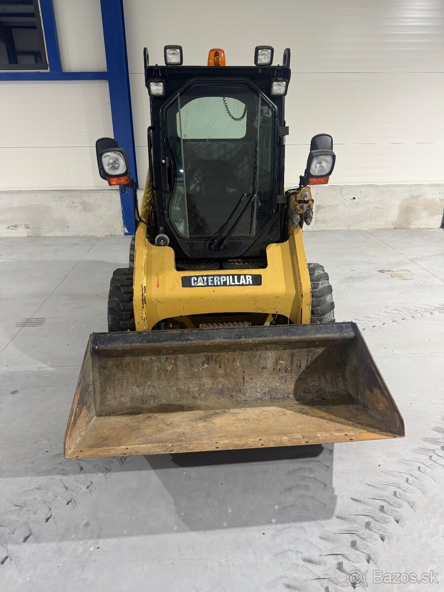 Caterpillar 226 B2 High Flow šmykový nakladač - 2