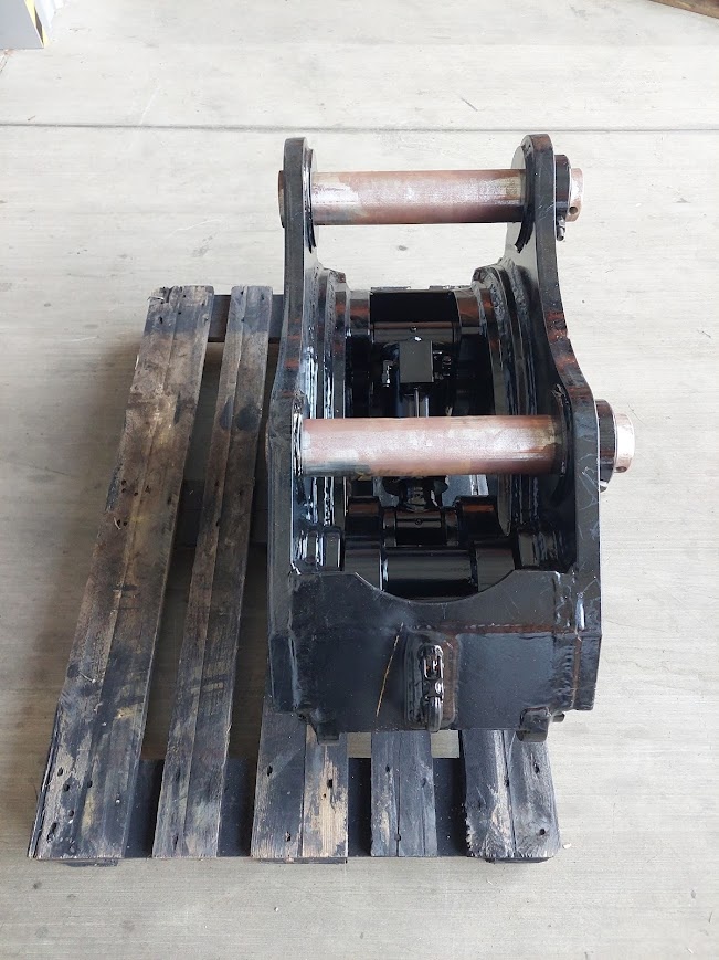 Hydraulický rýchloupinák na bager 20-25 ton , čapy 80 mm - 2