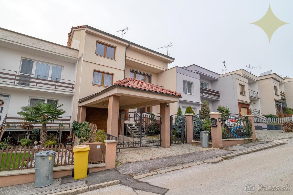 Na predaj viacúčelový 8-izbový rodinný dom – Šimonovany - 2