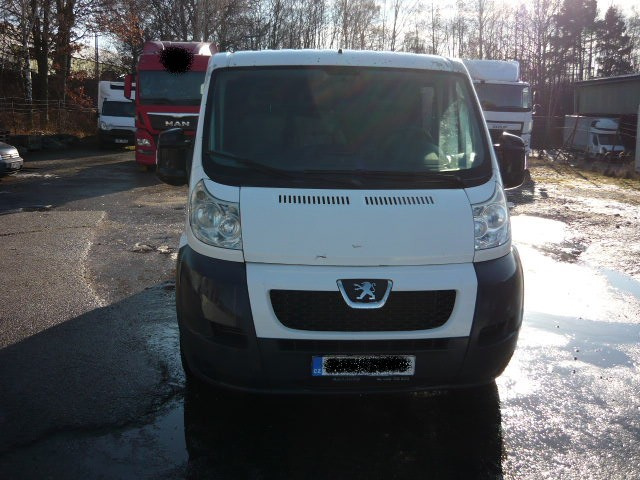 PEUGEOT BOXER 2.2 HDI 6 MÍST - 2
