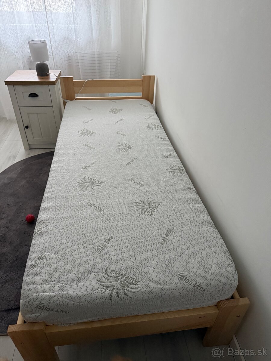Drevená posteľ - 2