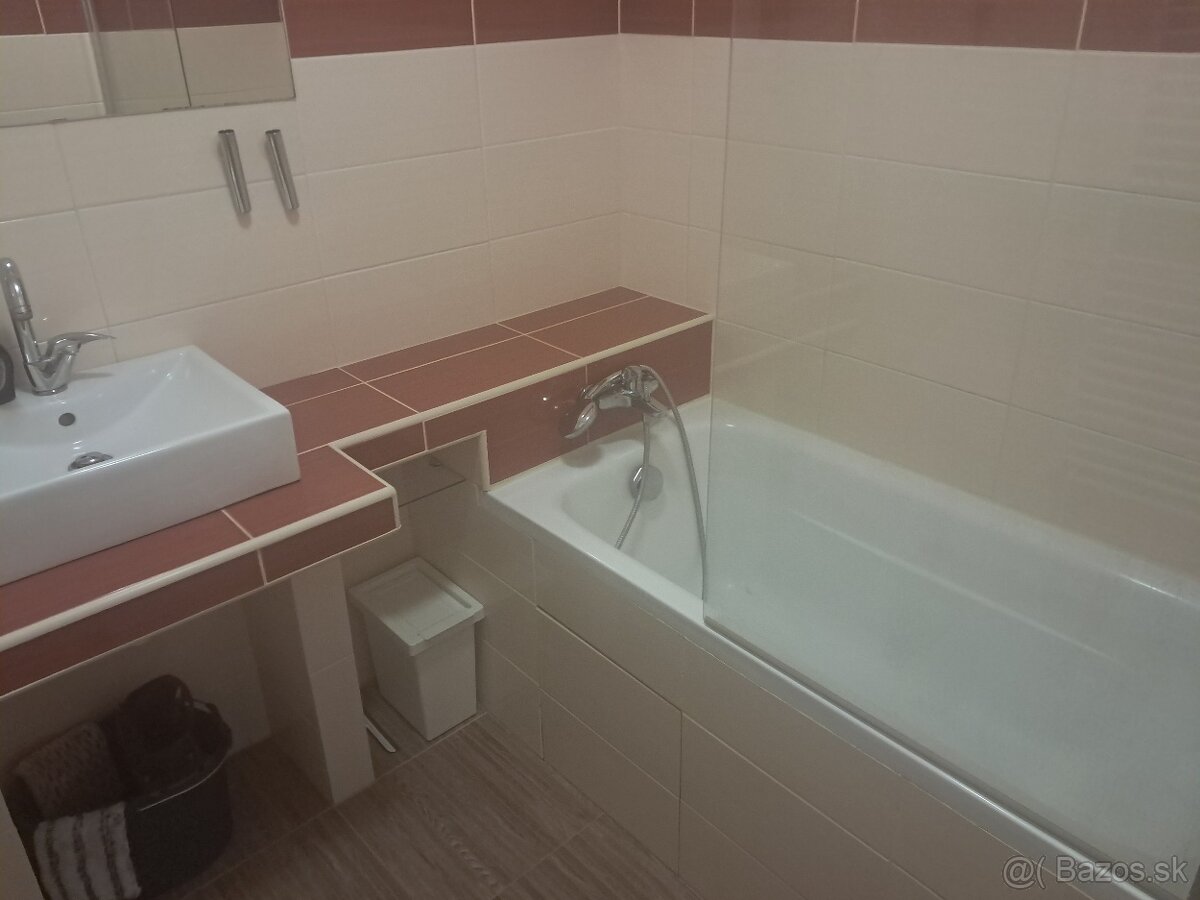 Predam väčši 1izbovy byt - 2