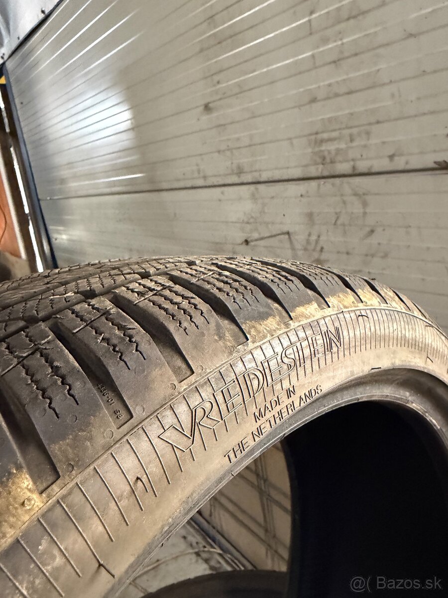Celoročné VREDESTEIN 245/35 R21 - 2