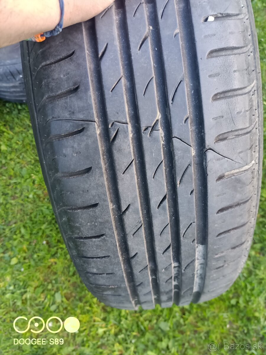 Predám pneu R16 215/60 nexen - 2