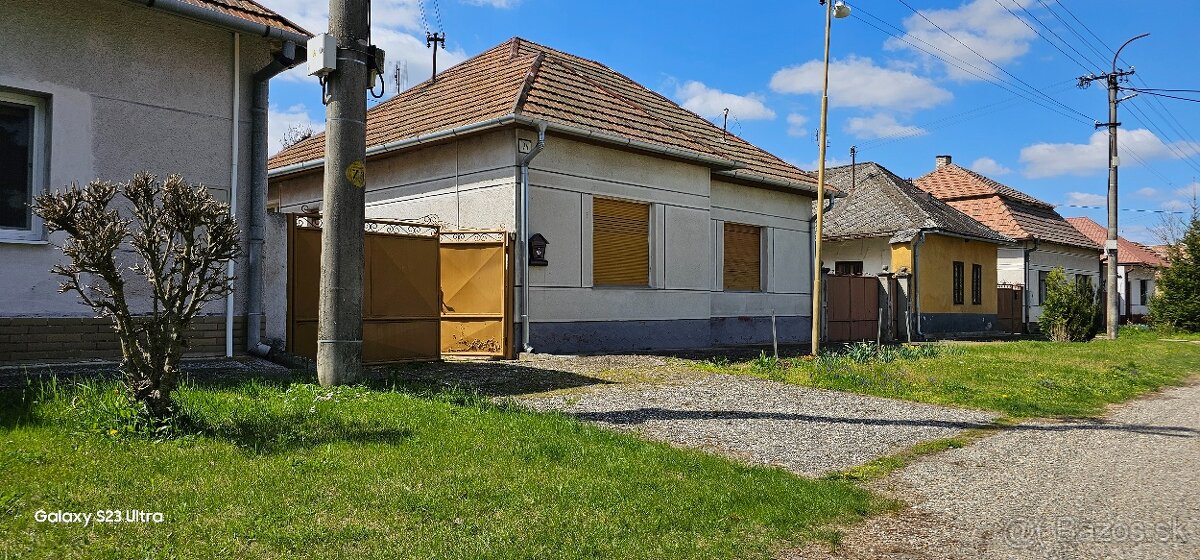 V obci Malé Kosihy päťizbový rodinný dom je na predaj. - 2