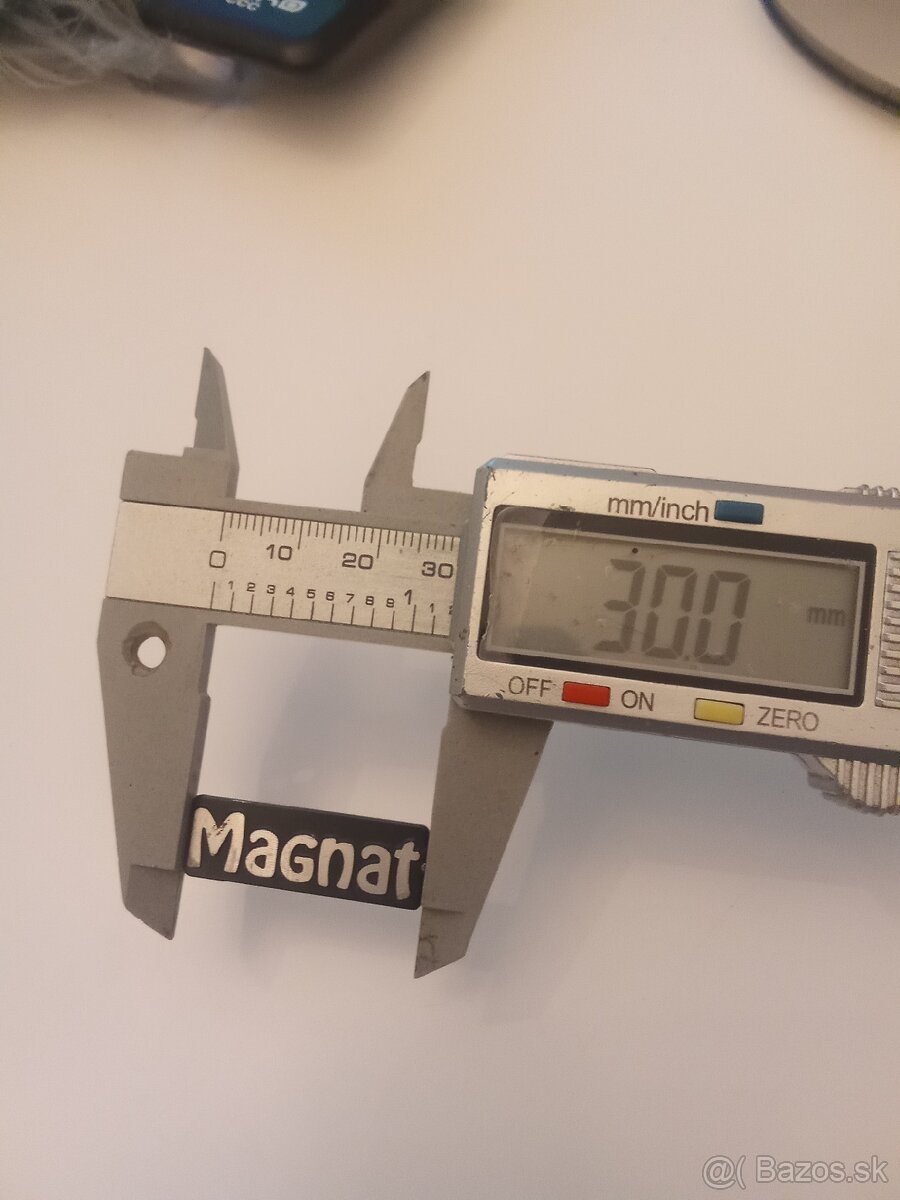 Magnat logo, nápis - 2