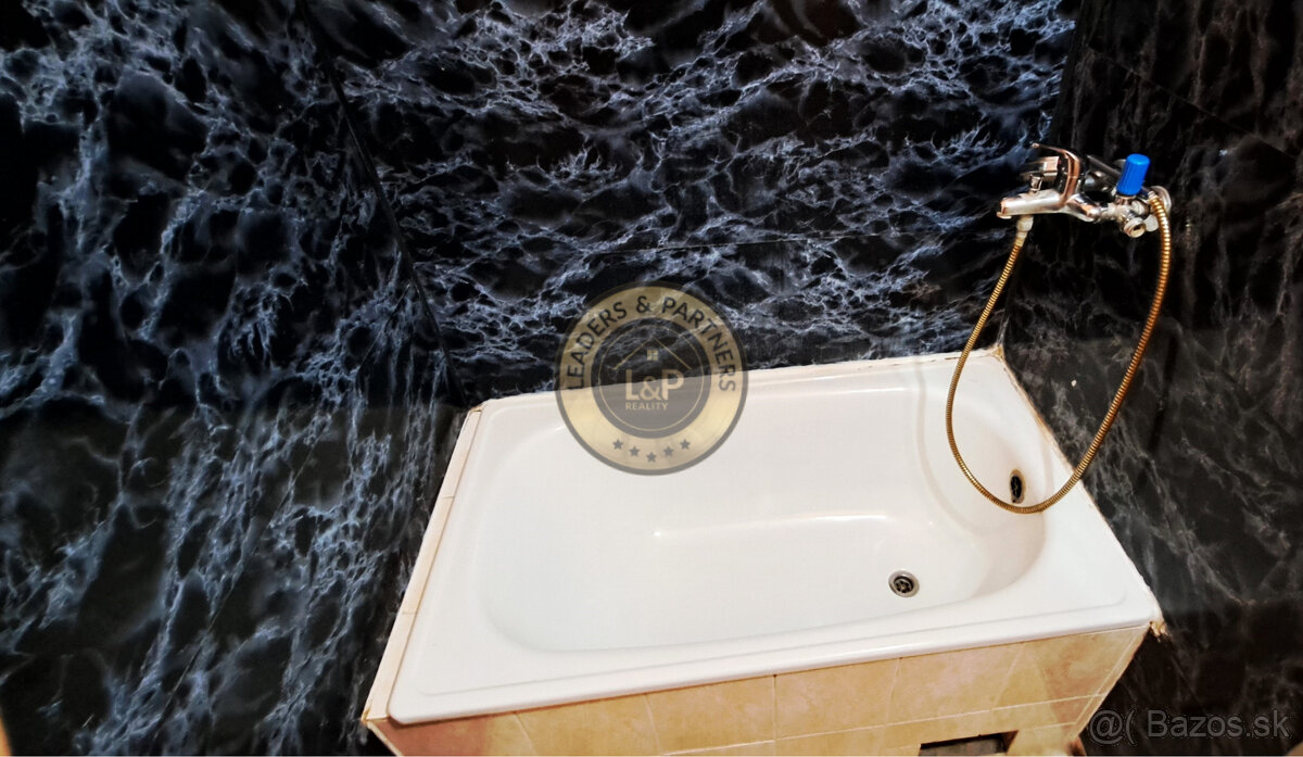 Na predaj 1iz. byt v pôvodnom stave v Holíči - 2