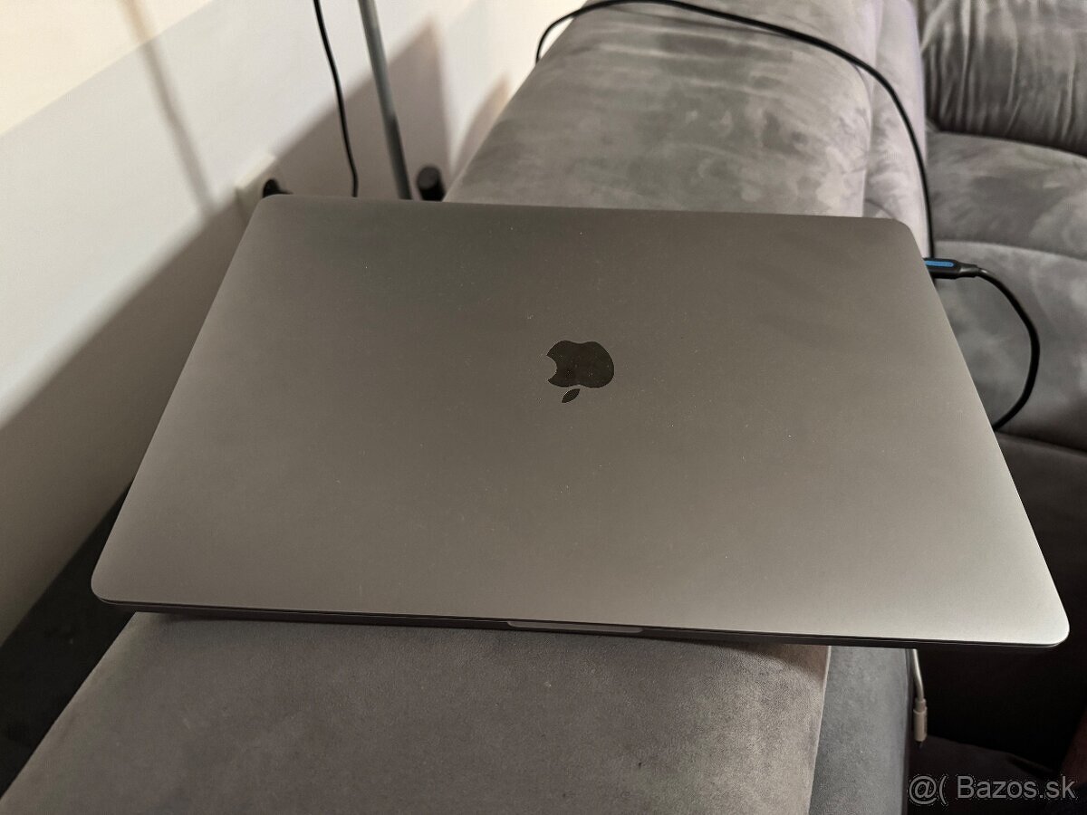 Apple MacBook PRO 16" - 2