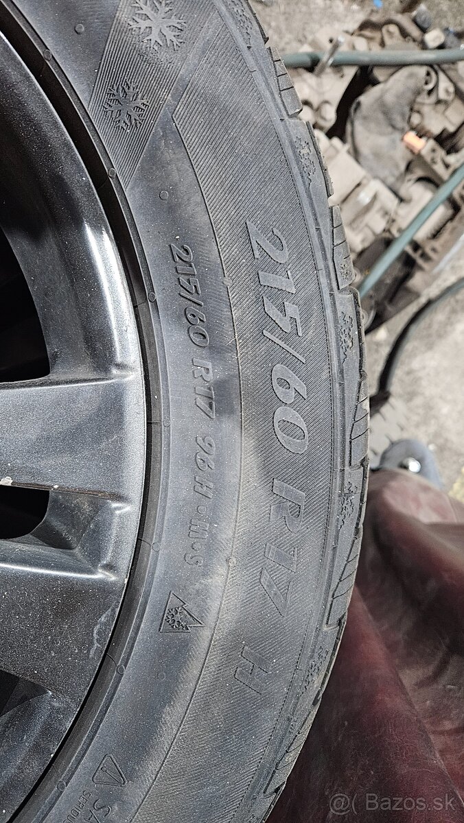 Predám zimné pneu. 215/60 R17 - 2
