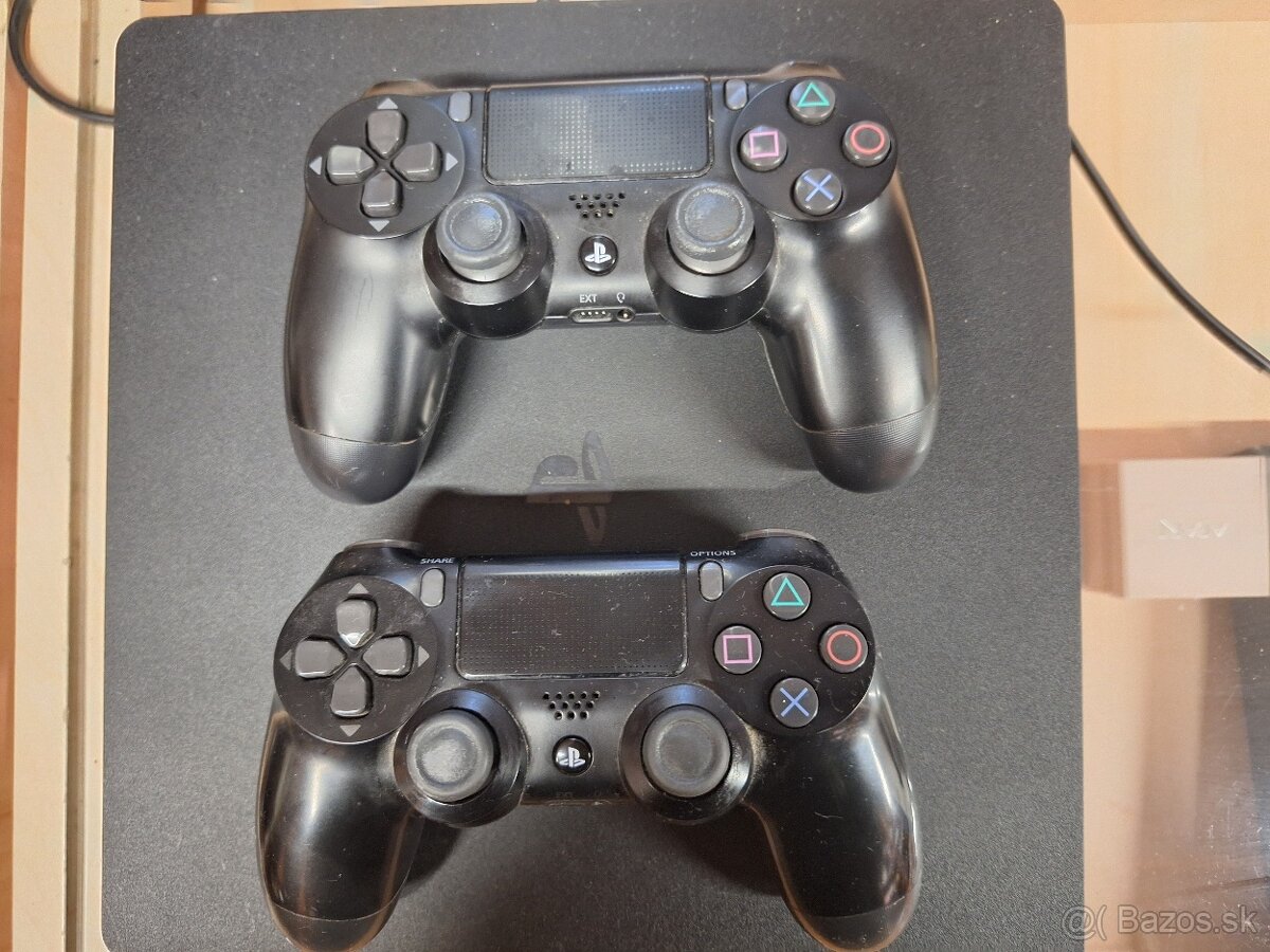 PlayStation 4 Slim 500GB,2 x ovládač - 2