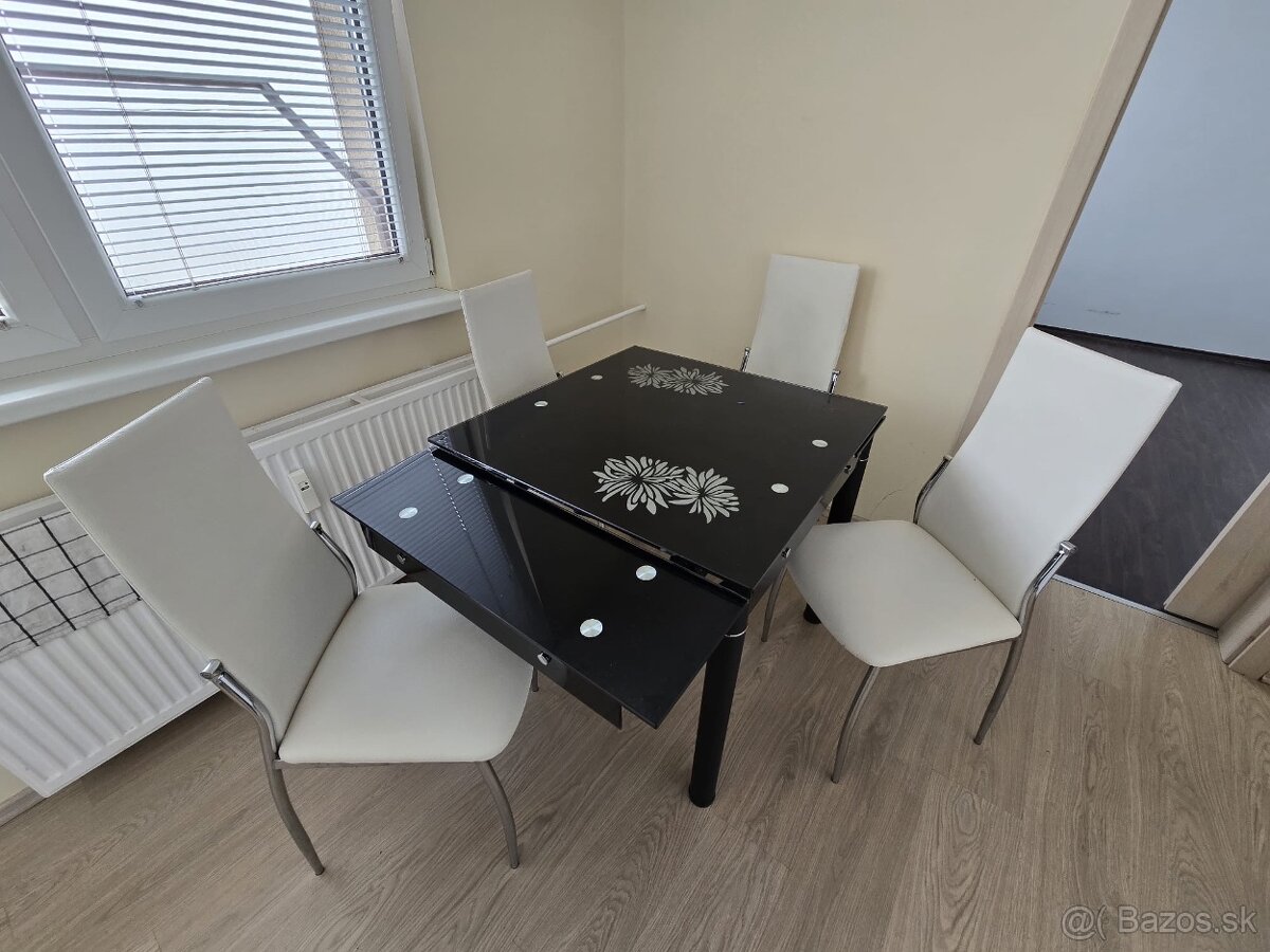 stôl + stoličky - 2