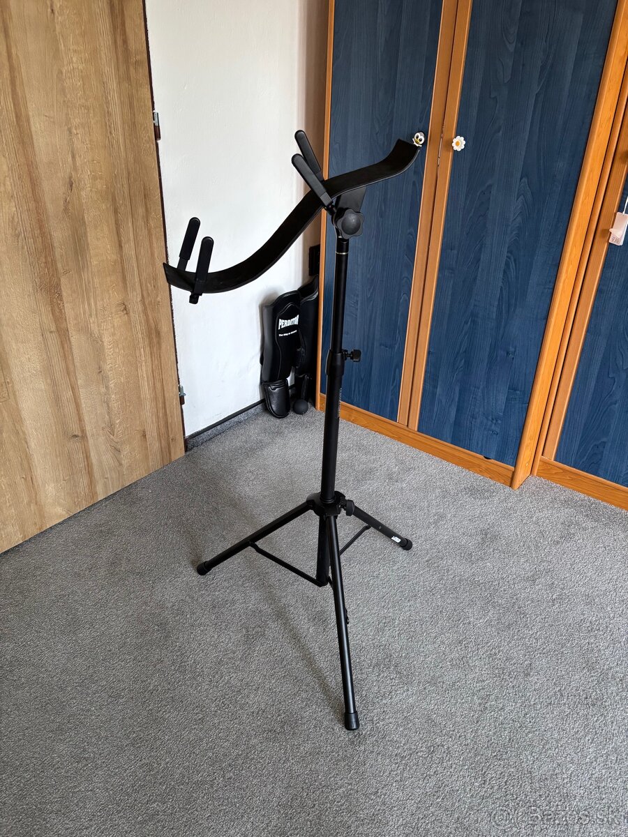 Drziak na gitaru - 2