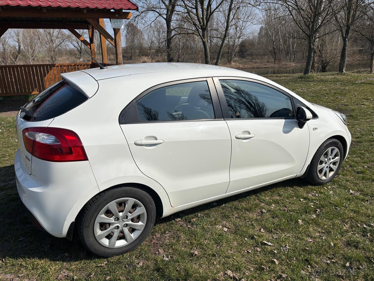 Kia Rio - 2