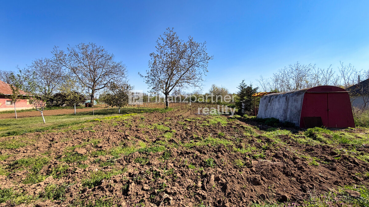Záhrada 2190 m², Čechynce, Nitra - 2