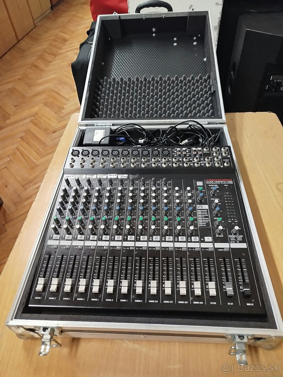Mixážny pult Cerwin Vega - 2