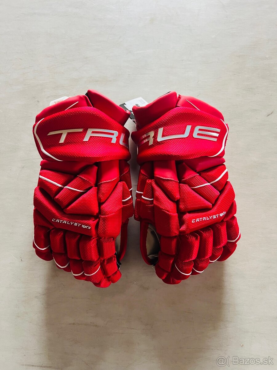Predám rukavice True Catalyst 9X3 JR/SR nové - 2