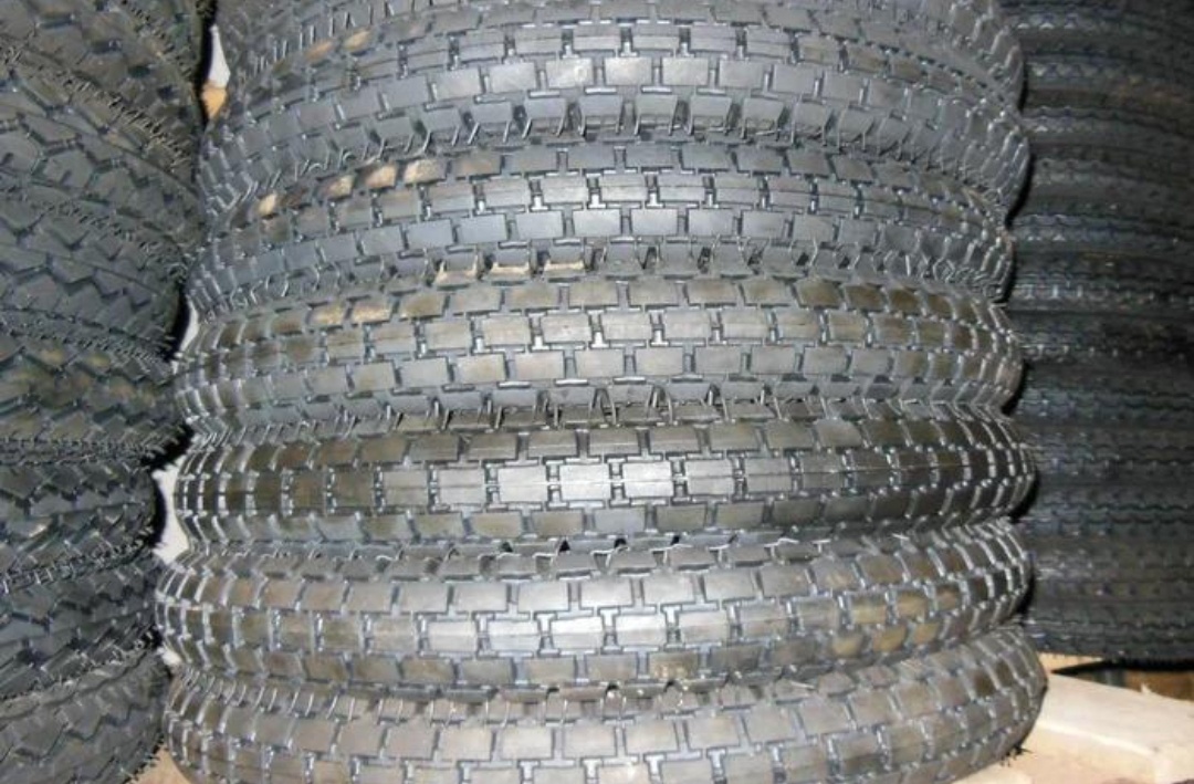 Špice kolo dráty pneu i-40 3.75-19 střed kola Ural Dněpr M72 - 2