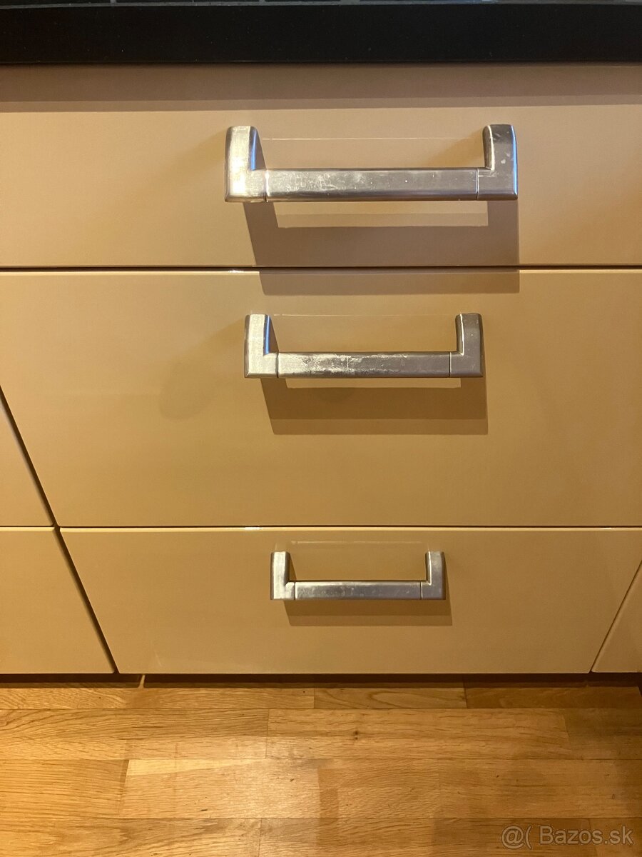 Kuchynske/nabytkove uchytky Hanak - 2