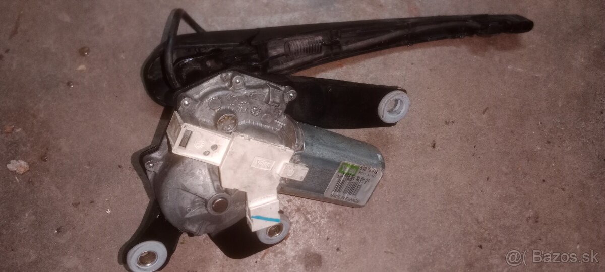 Peugeot 807 stirač kufrového okna - 2