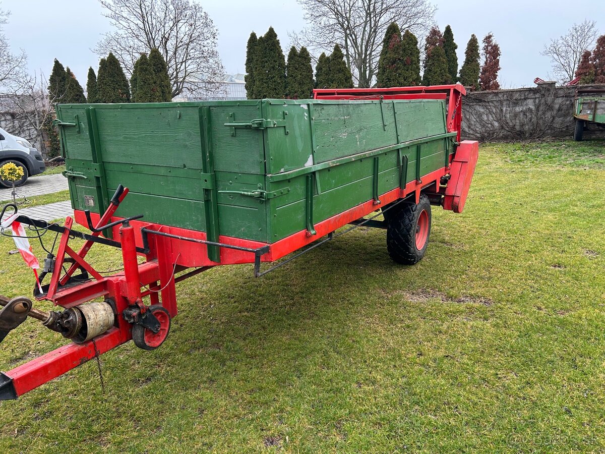 Rozmetalo maštalneho hnoja - 2