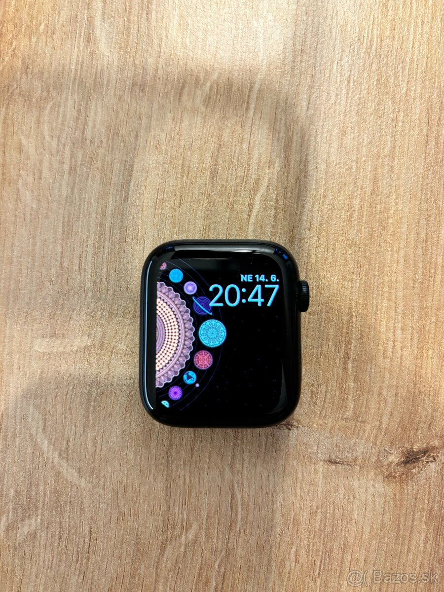Apple Watch SE 44 mm (2022) - 2