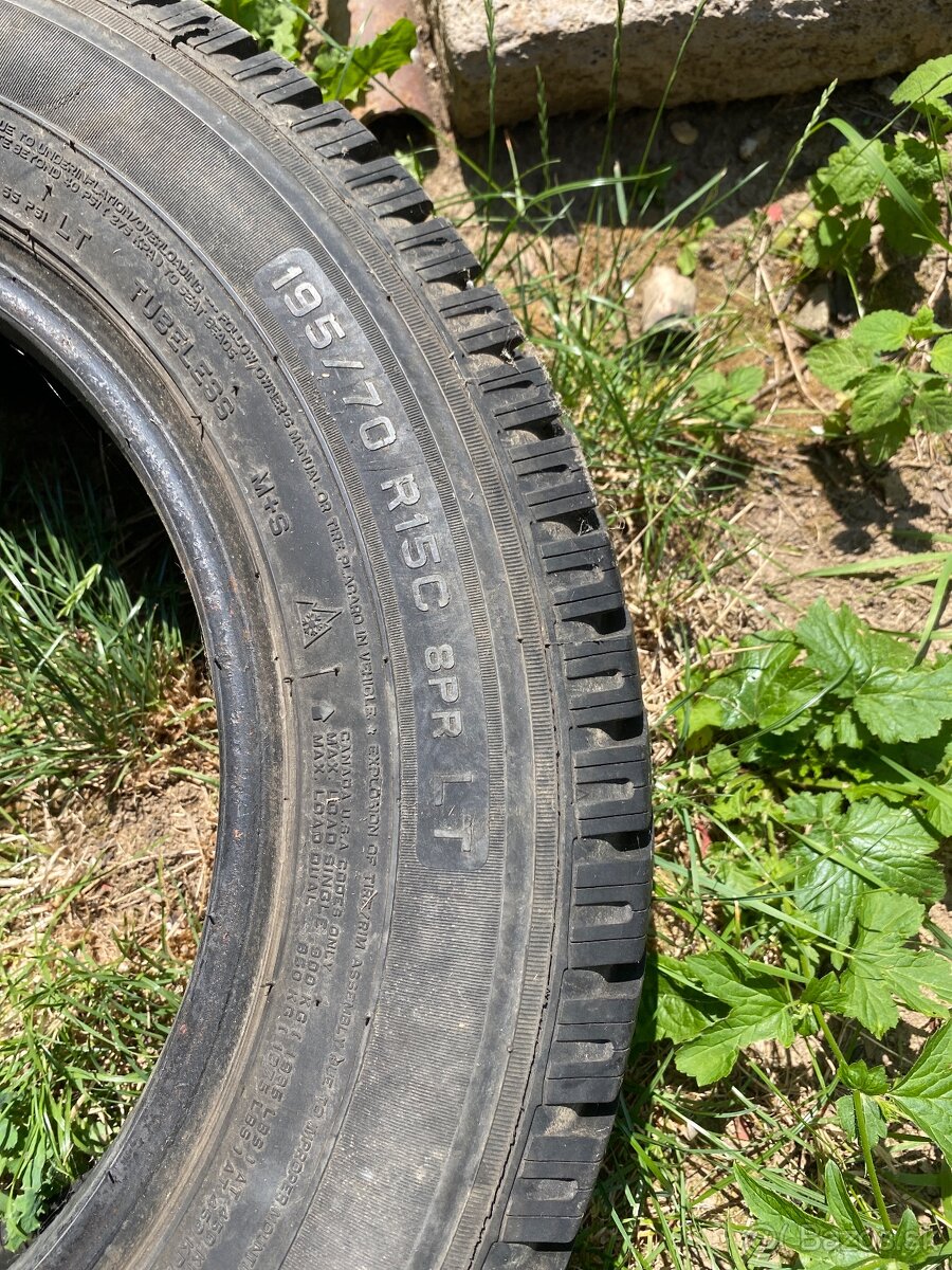 Darujem pneu Maxmiler 195/70 R15C - 2