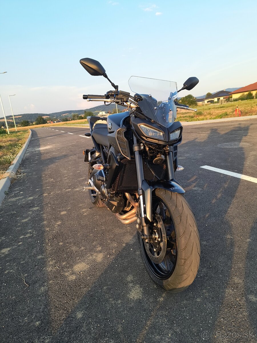 Yamaha MT09 - 2