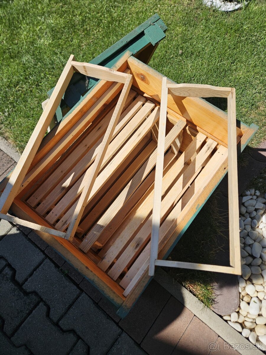 Včelí úľ - 2