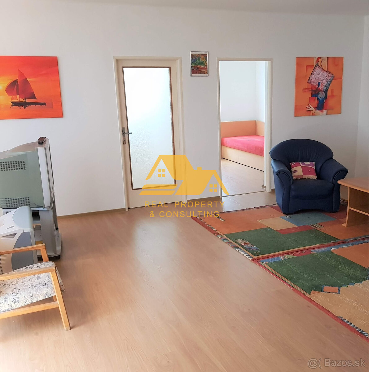 Predám tehlový 3 izbový byt v centre v Nových Zámkoch - 2