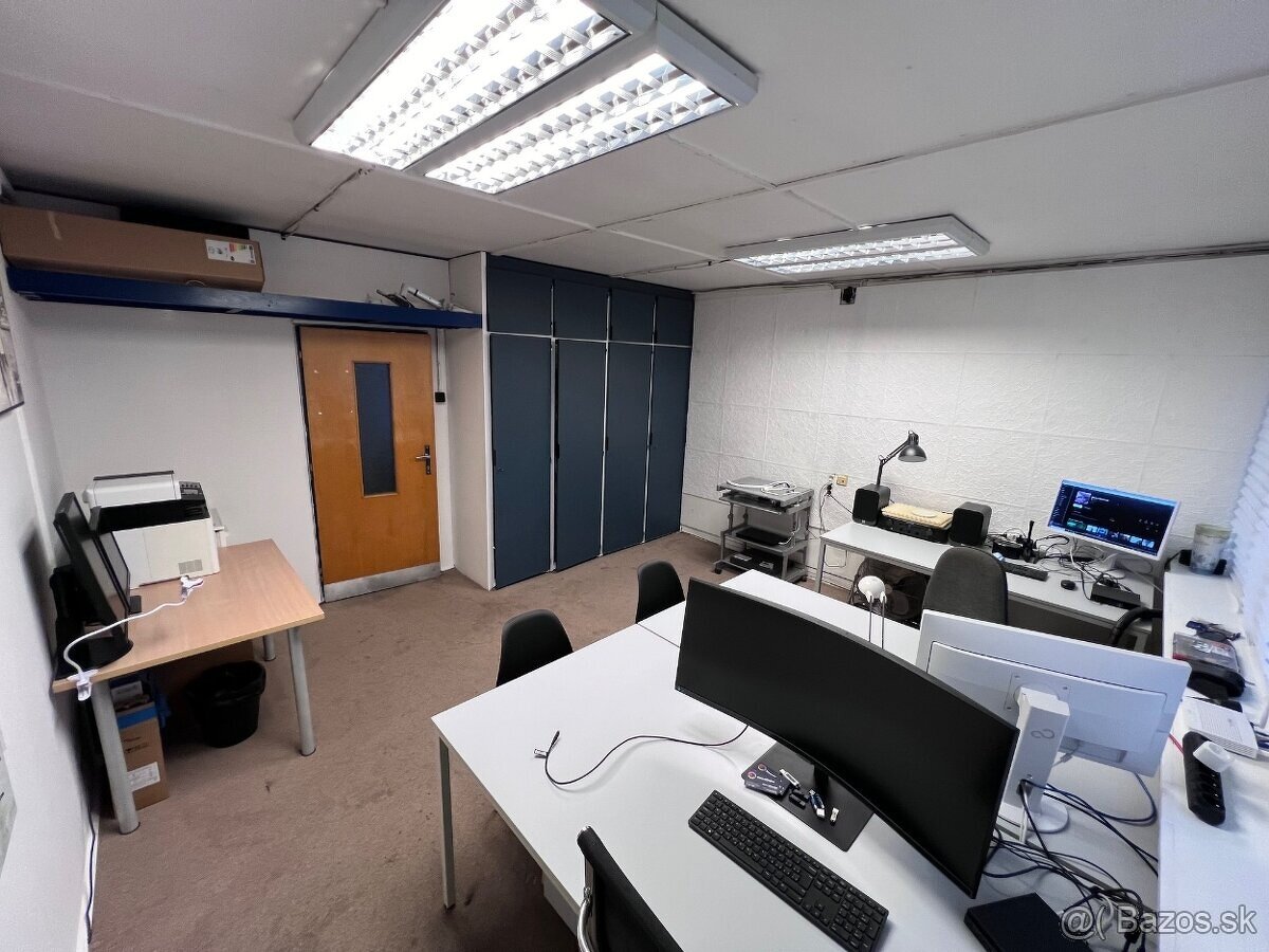 Kancelária 23m2 v Ružinove-parking, internet, energie v cene - 2